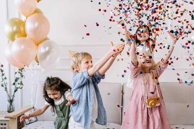 Zabawy i gry na urodziny dziecka – 20 niesamowitych pomysłów