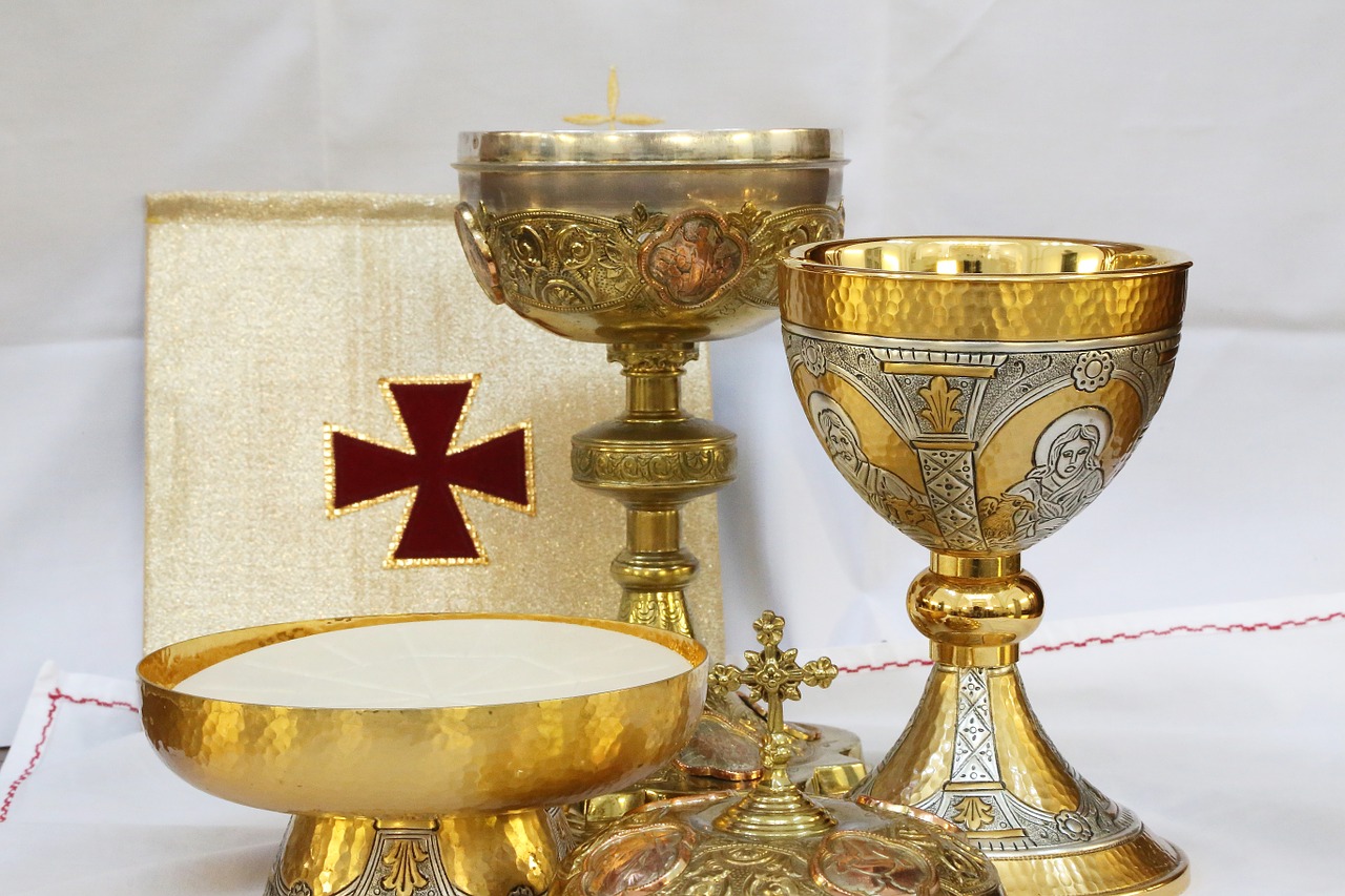 Eucharystia - propozycje dekoracji na pierwszą komunię