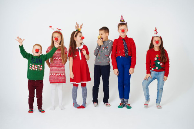 Elf, renifer, a może Święty Mikołaj. 5 pomysłów na świąteczne przebrania dla dzieci