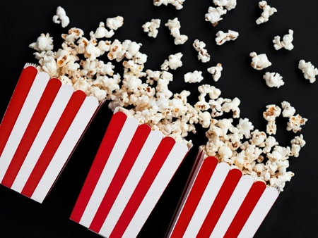 Pudełka na popcorn słodycze czerwone w białe paski 6 sztuk POP12-007