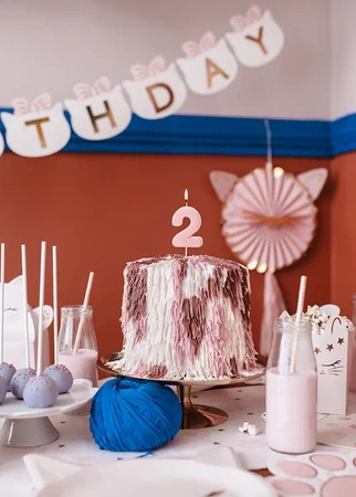 Świeczka na tort cyferka 2 różowa pastelowa jasna 5,5cm 1 sztuka SCU10-2-081J