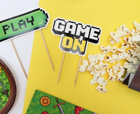 Topper na tort Game On Piksele 14,5x10cm 1 sztuka PF-DTGO