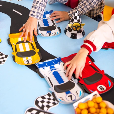 Talerzyki papierowe urodzinowe Wyścigówki 23cm 6 sztuk 168905